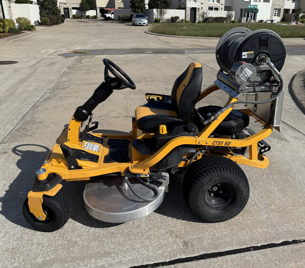 Ride on pressure washer